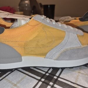 Nike Men's Vibrant Orange and Gray Sneakers